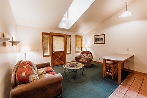 Chico Hot Springs Resort & Day Spa