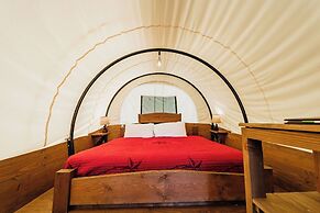 Chico Hot Springs Resort & Day Spa