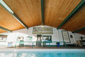 Chico Hot Springs Resort & Day Spa