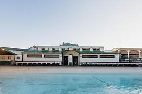 Chico Hot Springs Resort & Day Spa