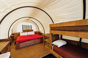 Chico Hot Springs Resort & Day Spa