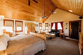 Chico Hot Springs Resort & Day Spa