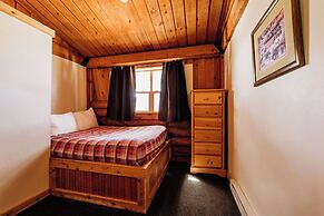 Chico Hot Springs Resort & Day Spa