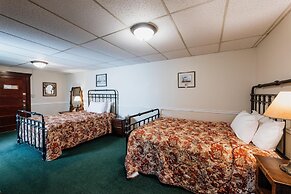 Chico Hot Springs Resort & Day Spa