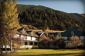 Chico Hot Springs Resort & Day Spa
