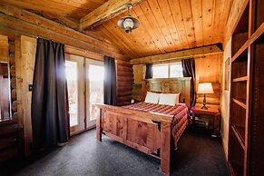 Chico Hot Springs Resort & Day Spa