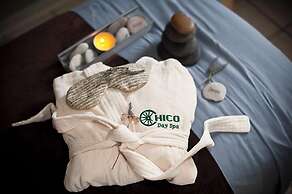 Chico Hot Springs Resort & Day Spa