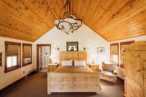 Chico Hot Springs Resort & Day Spa
