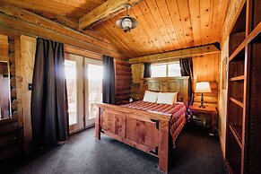Chico Hot Springs Resort & Day Spa