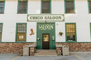 Chico Hot Springs Resort & Day Spa