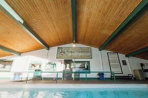 Chico Hot Springs Resort & Day Spa