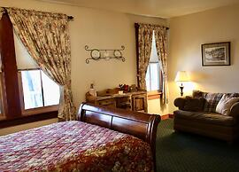 Chico Hot Springs Resort & Day Spa