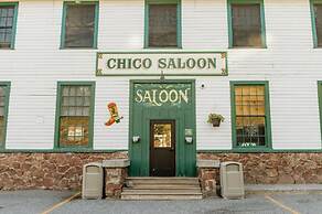 Chico Hot Springs Resort & Day Spa