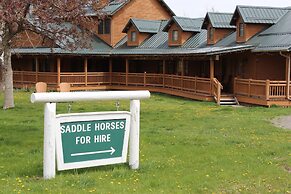 Chico Hot Springs Resort & Day Spa