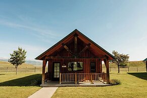 Chico Hot Springs Resort & Day Spa