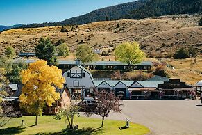 Chico Hot Springs Resort & Day Spa