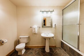 Chico Hot Springs Resort & Day Spa