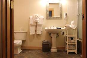 Chico Hot Springs Resort & Day Spa