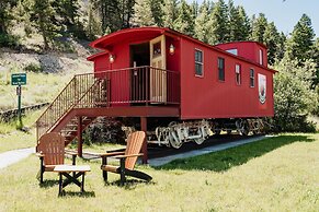 Chico Hot Springs Resort & Day Spa