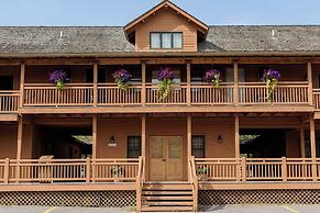 Chico Hot Springs Resort & Day Spa