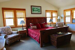 Chico Hot Springs Resort & Day Spa