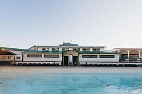 Chico Hot Springs Resort & Day Spa