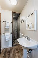Chico Hot Springs Resort & Day Spa