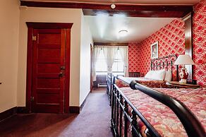 Chico Hot Springs Resort & Day Spa