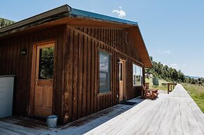 Chico Hot Springs Resort & Day Spa