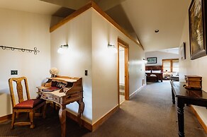Chico Hot Springs Resort & Day Spa