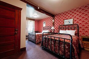 Chico Hot Springs Resort & Day Spa