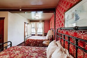 Chico Hot Springs Resort & Day Spa