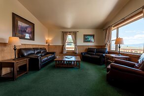 Chico Hot Springs Resort & Day Spa