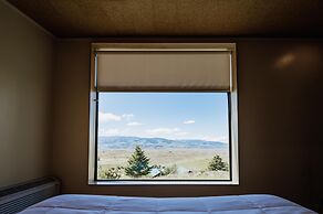 Chico Hot Springs Resort & Day Spa