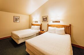 Chico Hot Springs Resort & Day Spa