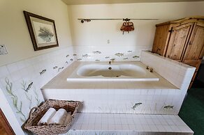 Chico Hot Springs Resort & Day Spa