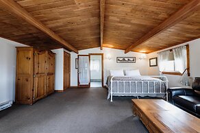 Chico Hot Springs Resort & Day Spa