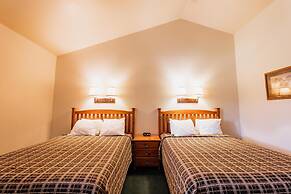 Chico Hot Springs Resort & Day Spa