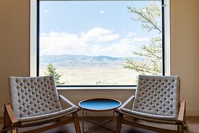 Chico Hot Springs Resort & Day Spa