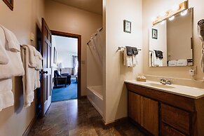 Chico Hot Springs Resort & Day Spa