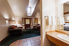 Chico Hot Springs Resort & Day Spa