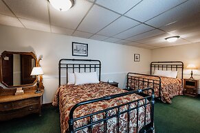 Chico Hot Springs Resort & Day Spa