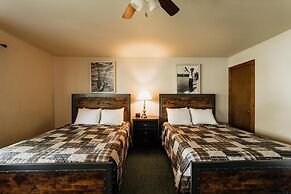 Chico Hot Springs Resort & Day Spa
