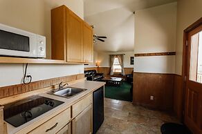Chico Hot Springs Resort & Day Spa