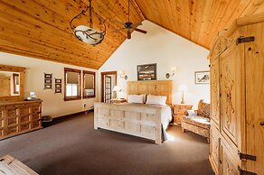 Chico Hot Springs Resort & Day Spa