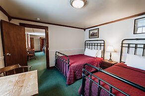 Chico Hot Springs Resort & Day Spa