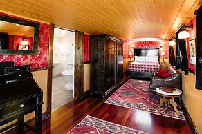 Chico Hot Springs Resort & Day Spa