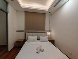 Royce Residence by uBook