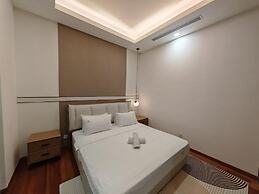 Royce Residence by uBook