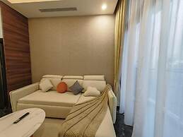 Royce Residence by uBook